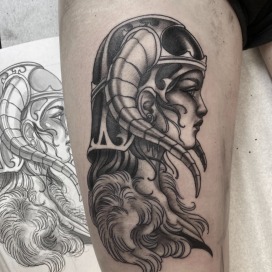 Kriegerfrau mit behörntem helm - Mathi