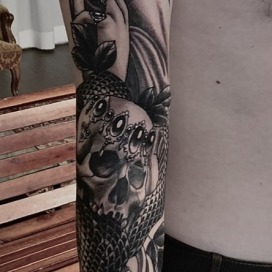 Girl and snake sleeve - Mathi